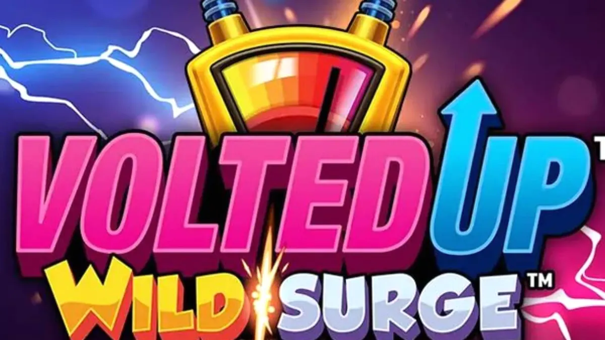 Interface do jogo de slot VoltedUP WildSurge com luzes neon e símbolos clássicos