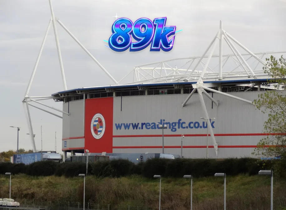 Estádio de futebol representando a parceria entre Mr Vegas e Reading FC